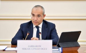Mikayıl Cabbarov dünya çempionatında medal qazanan güləşçiləri təbrik edib