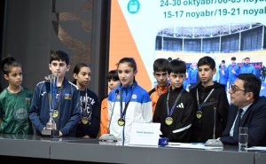 Nazir beynəlxalq yarışlarda yüksək nəticələr əldə etmiş idmançılarla görüşüb