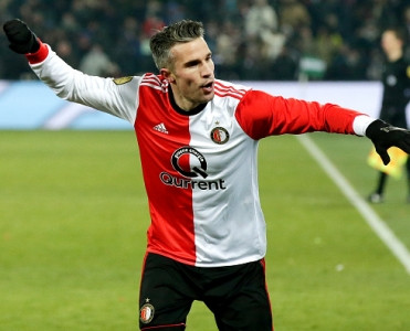 Van Persie futboldan gedir