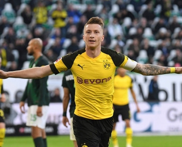 Borussia Dortmund'dan qələbə, Bayern xal itirdi