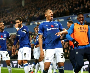 Everton və Leicester City qələbə qazandı