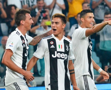 Juventus liderliyini daha da möhkəmləndirdi