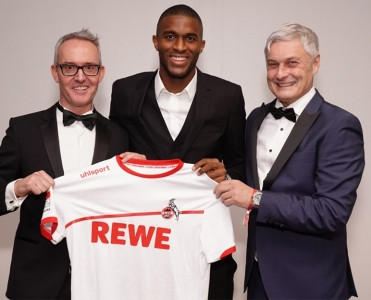 Modeste rəsmən Köln'də