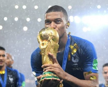 Mbappe ilin ən yaxşısı seçildi