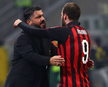 Napoli və Milan'dan qələbə