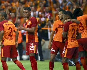 Galatasaray 6 futbolçusunu göndərir