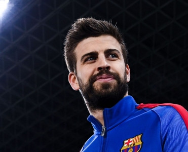 Pique klub aldı