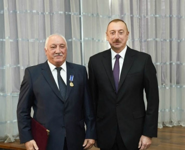İlham Əliyev Mircavadovu mükafatlandırdı