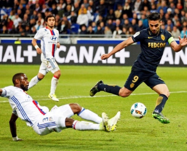 Lyon Monaco'nu məğlub etdi