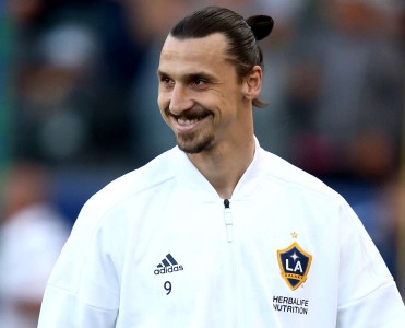 Zlatan İbrahimovic daha bir il LA Galaxy'də