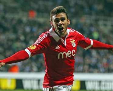 Benfica'da yeni müqavilə