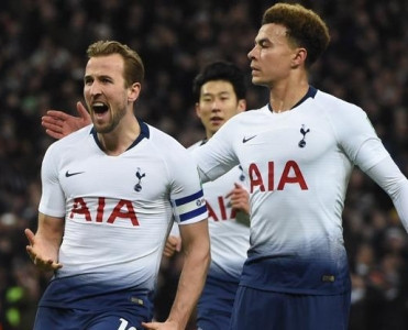 Tottenham Chelsea'ni məğlub etdi