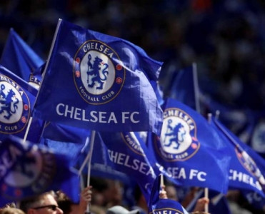 Chelsea iki futbolçunu siyahıdan sildi