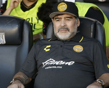 Maradona əməliyyat olunmaq üçün xəstəxanaya yerləşdirilib