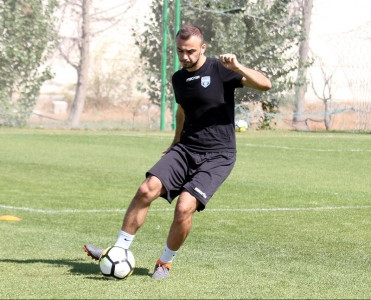 “Sumqayıt” baxışa daha bir futbolçu cəlb edib