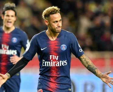 Neymar dəvə yarışından 25 min avro qazandı