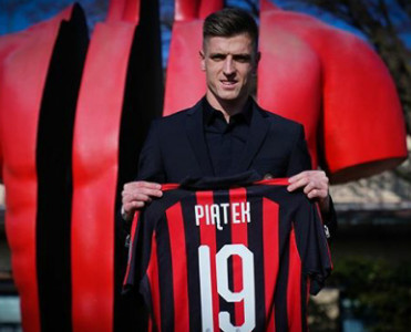 Piatek rəsmən Milan'da