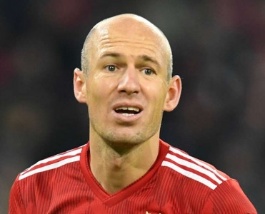 Robben Yaponiyaya gedir?