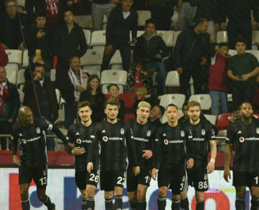 Başakşəhər və Beşiktaş'dan qələbə