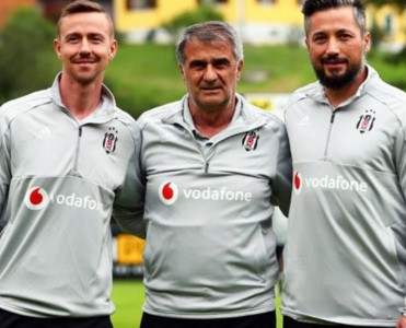 Beşiktaş İlhan Mansızla yolları ayırdı