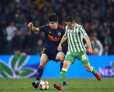 Betis'də Valencia ilə heç-heçə etdi