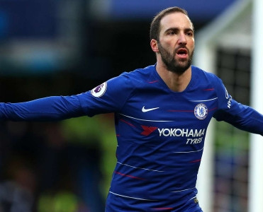 Chelsea Higuainlə bağlı qərarını verdi