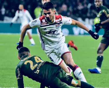 Lyon qələbə qazandı