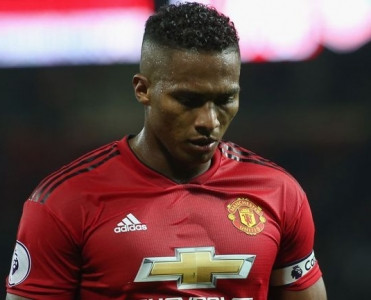 Manchester United onunla yollarını ayırır