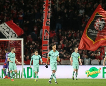 Arsenal uduzdu, Chelsea və Napoli'dən qələbə