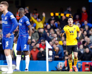 Chelsea xal itirdi, Arsenal və Liverpool qələbə qazandı