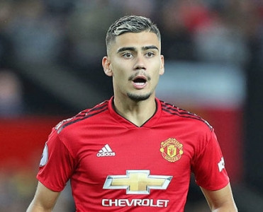 Manchester United'də yeni müqavilə