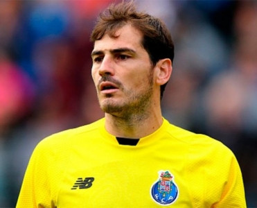 Porto Casillasla müqaviləni uzadır