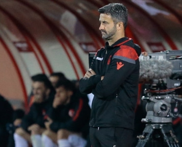 Albaniya millisi baş məşqçisini göndərdi