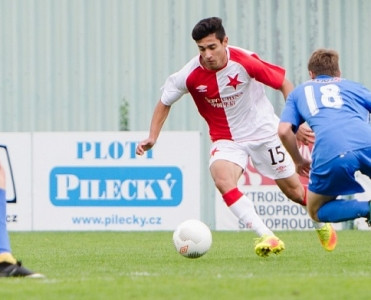 Millimizin futbolçusu Çexiyada bombardir oldu