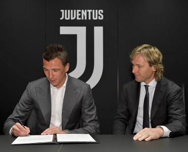 "Juventus"da yeni müqavilə