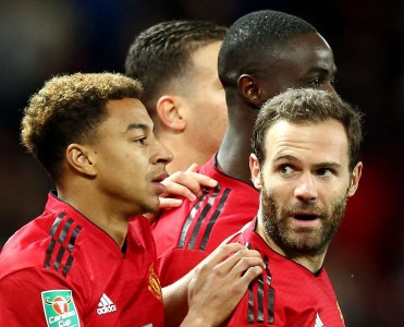 Manchester United'dən transferlərə 250 milyon avro