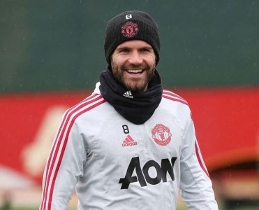 Mata “Manchester United”dən ayrılır? – Atası açıqladı