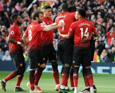 “Tottenham”dan darmadağın, Manchester United-dən çətin qələbə