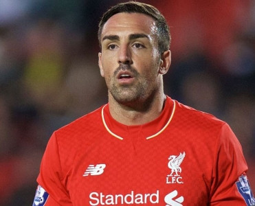 Liverpool`un keçmiş futbolçusu xəstəliyə qalib gəldi