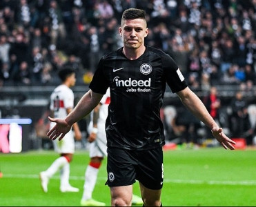 Jovic Bundesliqa klubunda qaldı