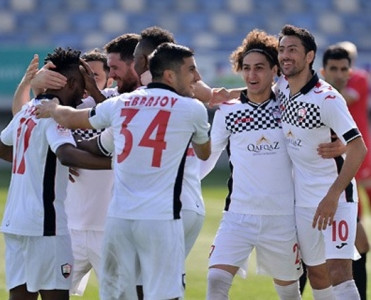 Qəbələ evdə, Neftçi səfərdə qələbə qazandı