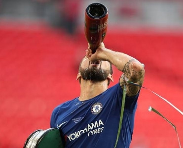 İngiltərə Kubokunun qaliblərinə alkoqolsuz şampan veriləcək