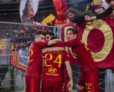 Roma Juventus'u məğlub etdi