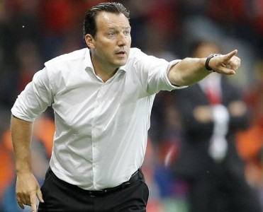 İran millisində belçikalı baş məşqçi