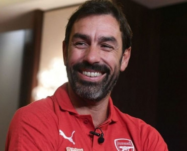 Pires Bakıda səhər yeməyi yeyib “Arsenal” fanatlarına çağırış etdi - VİDEO