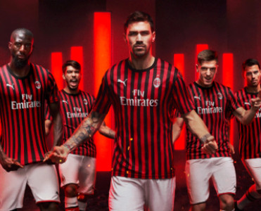 “Milan”ın yeni forması - FOTO