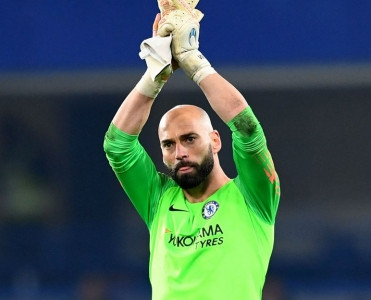 Caballero daha bir il Chelsea'də