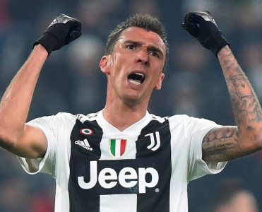 Juventus'un futbolçusu Bundesliqa klubunun hədəfində