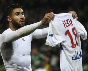 Lyon'da ayrılıq açıqlandı: Liverpool yoxsa Chelsea?