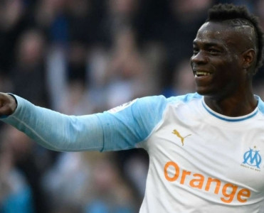 Balotelli Marseille'dən ayrıldı